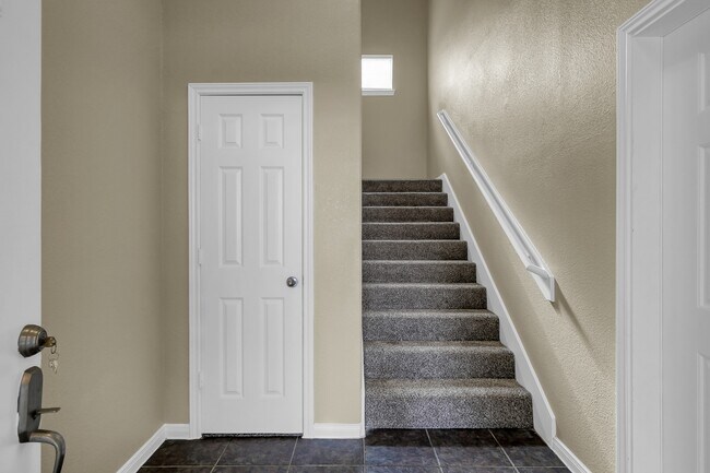 Building Photo - 155 Binnacle Ct