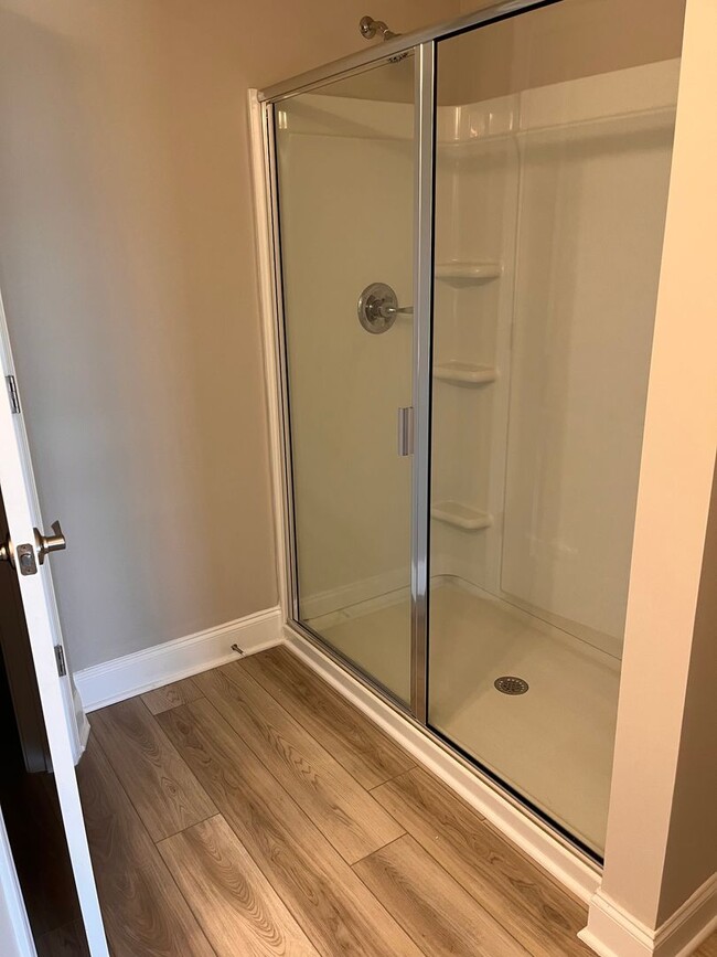 Building Photo - New 3 Bedroom 2.5 Bathroom Townhouse with ...