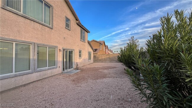 Building Photo - 721 E Caballo Hills Ave