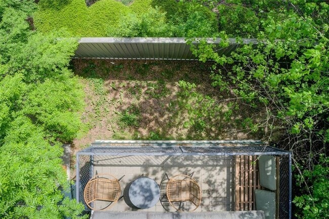 Building Photo - 241 Maynard Terrace SE