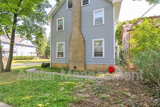 Building Photo - 2100 Cottage Grove Ave
