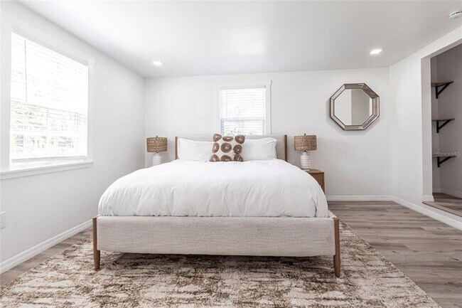 Building Photo - 640 Broadway St