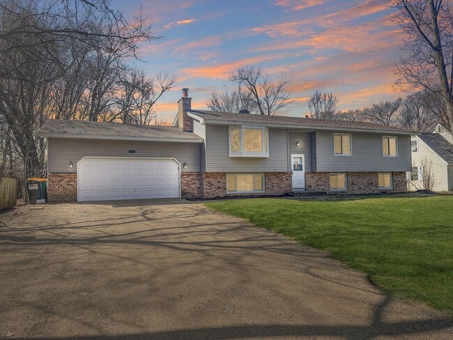 Building Photo - 25715 Wildrose Ln