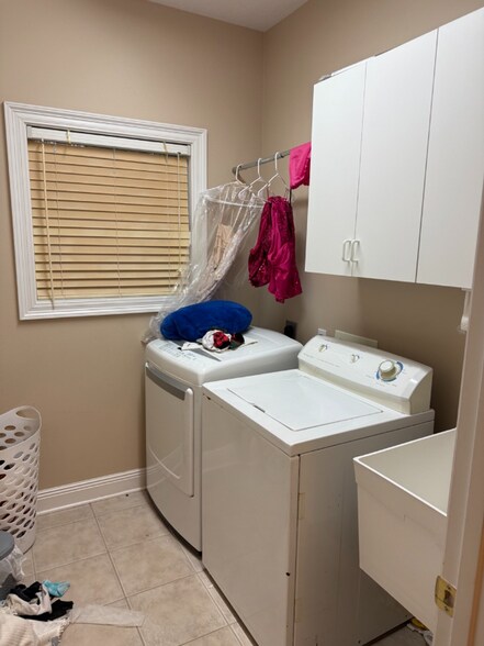 Building Photo - 808 Lark St