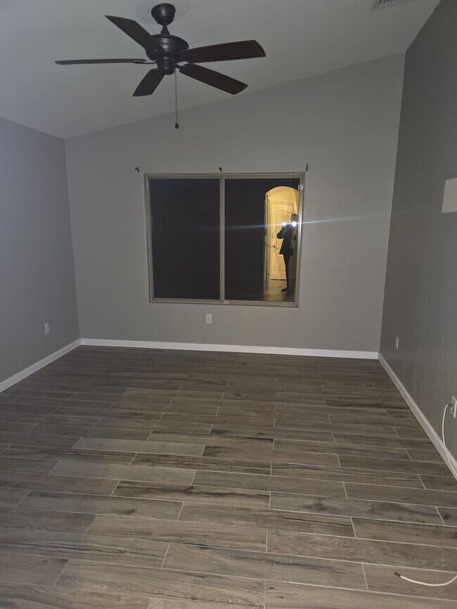 Building Photo - Beautiful 3 bedroom, 2 bath Home available