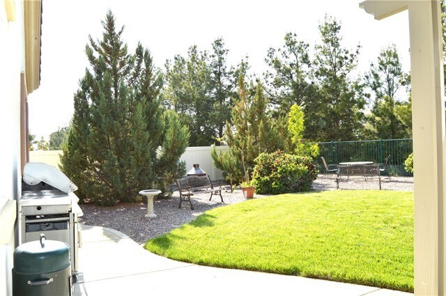 Building Photo - 1745 S Forest Oaks Dr