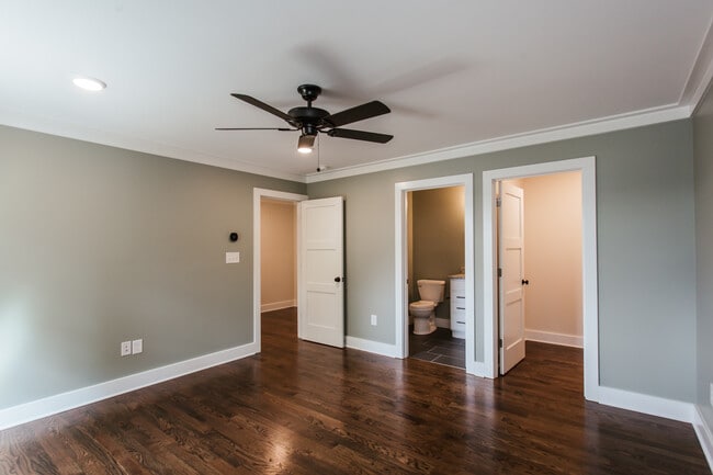 Building Photo - 132 Flint St