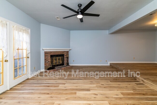 Building Photo - 136 Durwood Rd