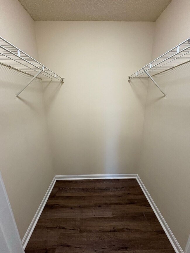 Building Photo - 3-Bedroom, 2-Bath Home in Taylor Oaks ***R...