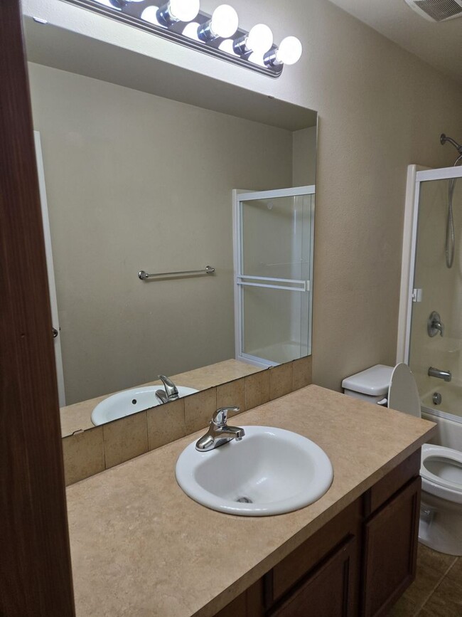 Building Photo - STATUS: AVAILABLE |R16| $2450