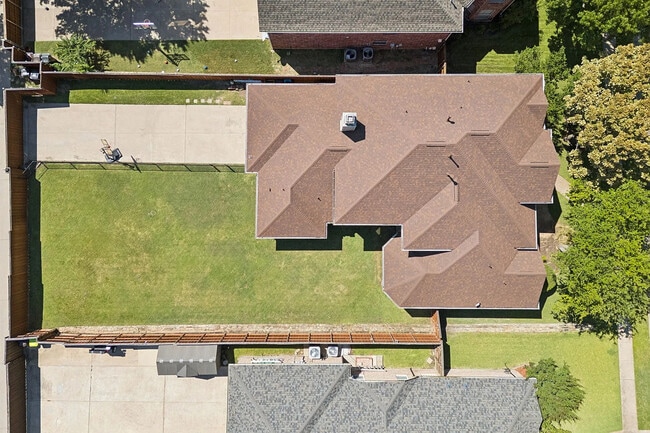 Building Photo - 2716 Royal Troon Dr