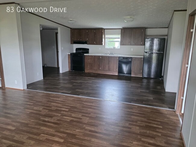 Building Photo - 83 Oakwood Dr