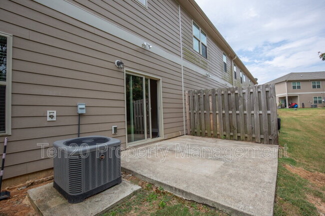 Building Photo - 6061 Townes Way