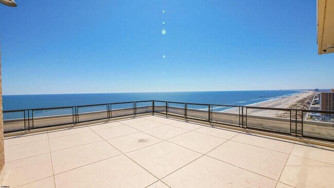Building Photo - 4800 Boardwalk-1807-1807