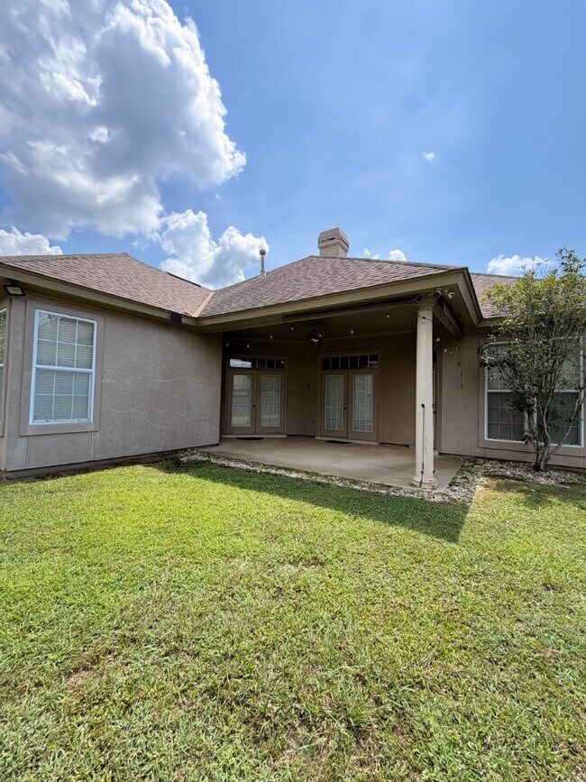 Building Photo - 9342 Wrens Way