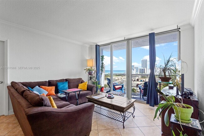 Building Photo - 401 69th St