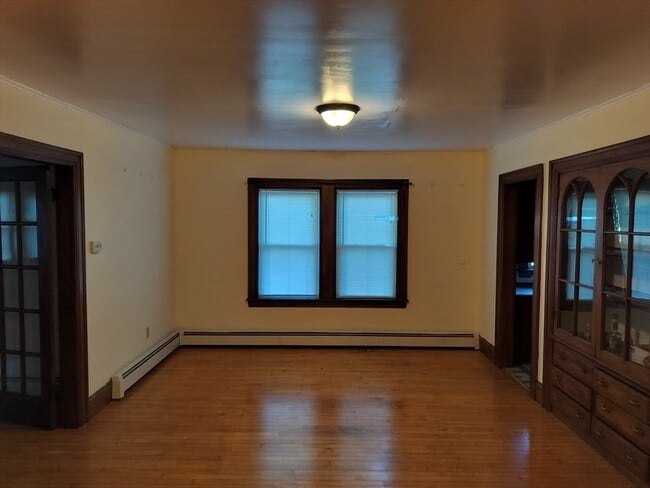 Building Photo - 462 Lincoln St