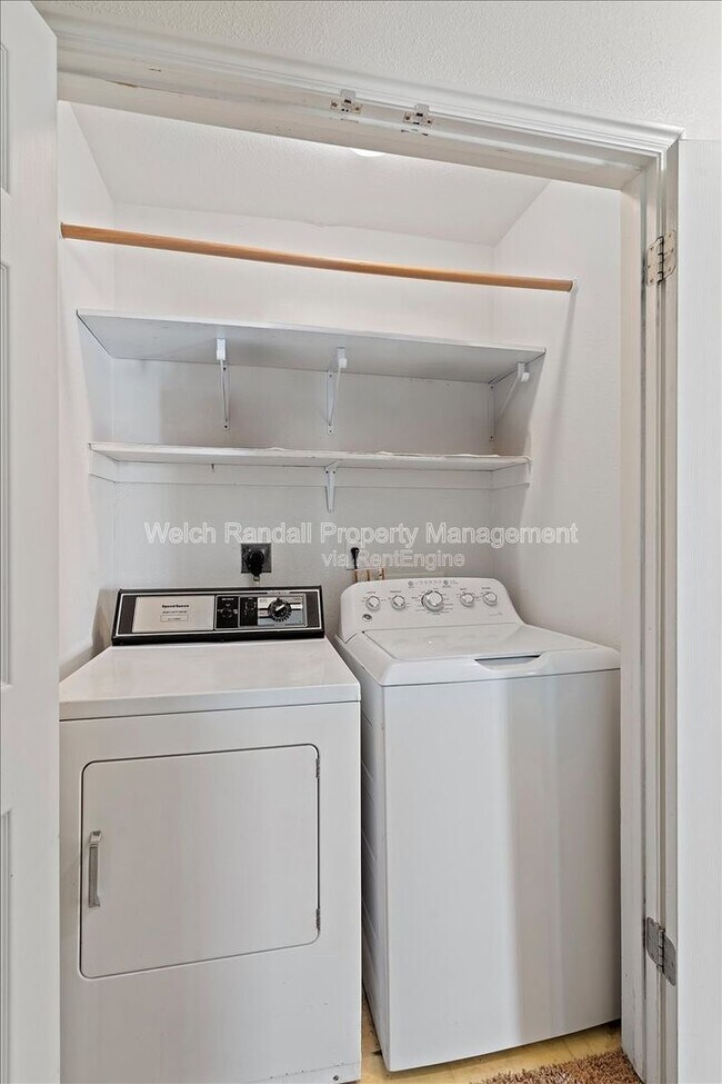 Building Photo - 928 E 1275 N