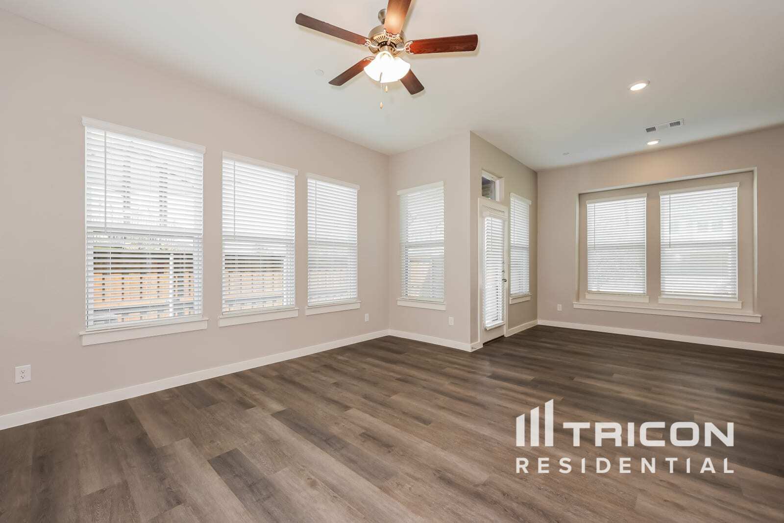 Building Photo - 3019 Whitetail Ln