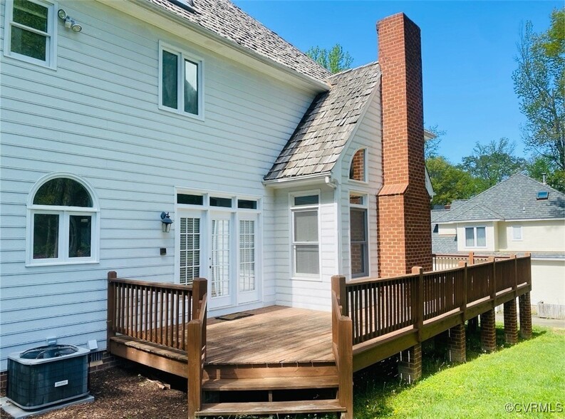Building Photo - 2405 Stemwell Blvd