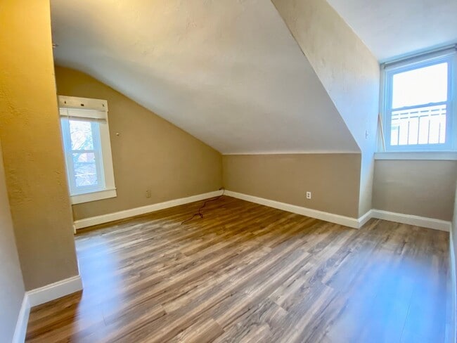 Building Photo - 1305 Allegheny Ave