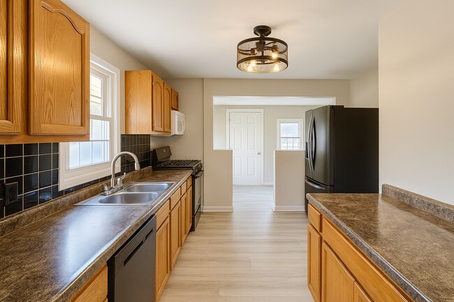 Building Photo - 494 S Exeter Ave