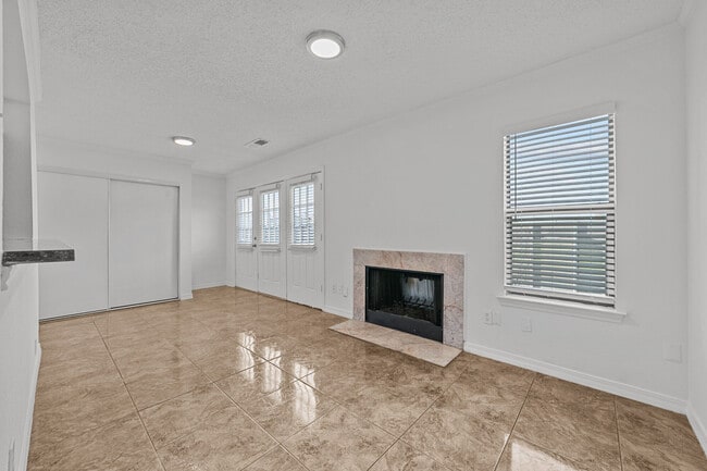 Building Photo - Columbia Oaks
