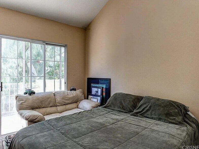 Building Photo - 24105 Del Monte Dr