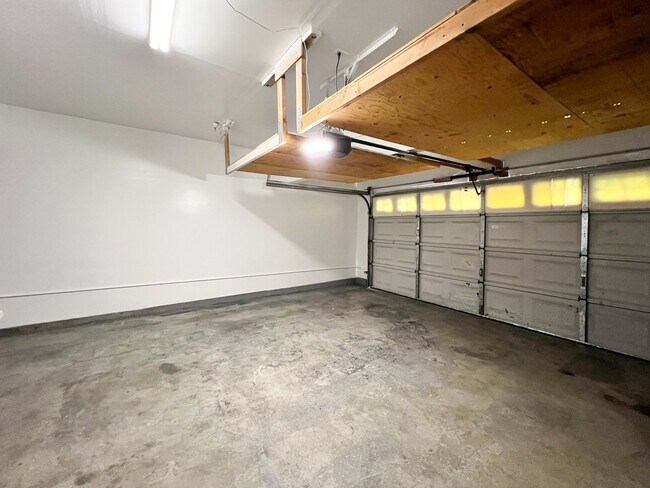 Building Photo - Three Bedroom Napa Home