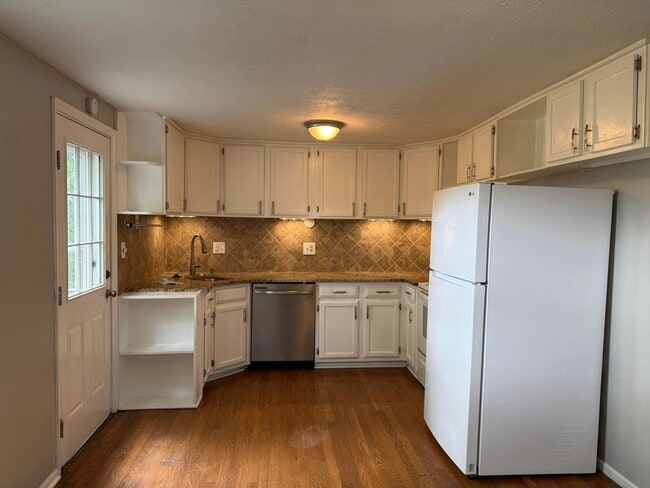Building Photo - 2348 Warfield Dr