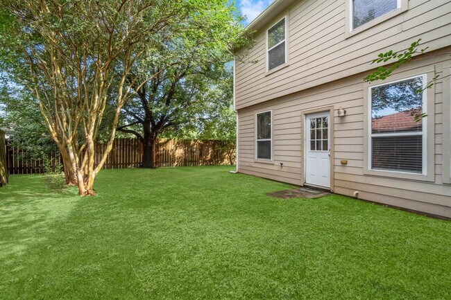 Building Photo - 2402 Lofty Falls Ct