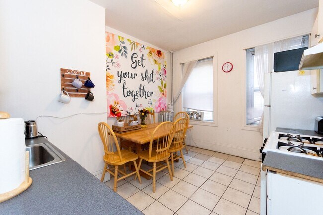 Building Photo - 3-Bed 1-Bath with Great Location!