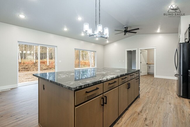 Building Photo - 7472 N Paw St