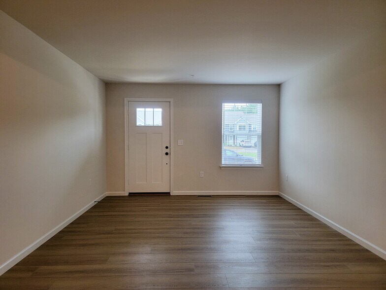 Building Photo - 93 Beech Tree Ct