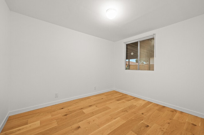 Building Photo - 3448 Casitas Ave