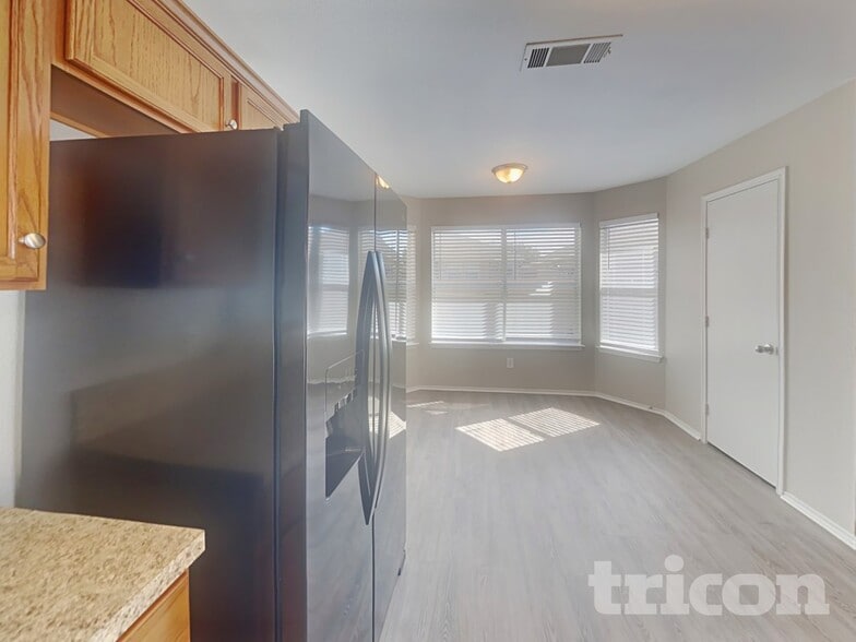 Building Photo - 932 Crowder Dr