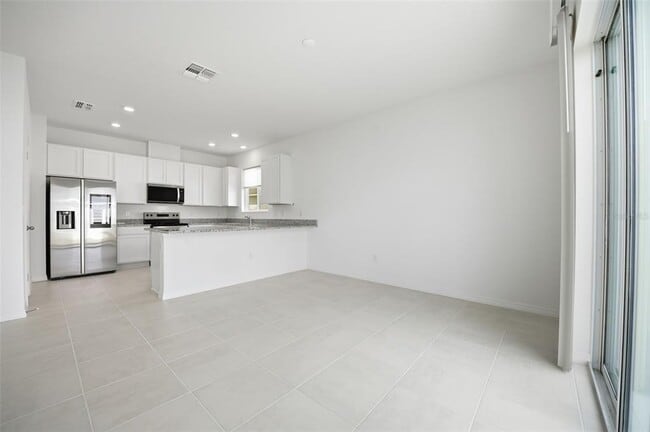 Building Photo - 37411 Roanoke River Wy