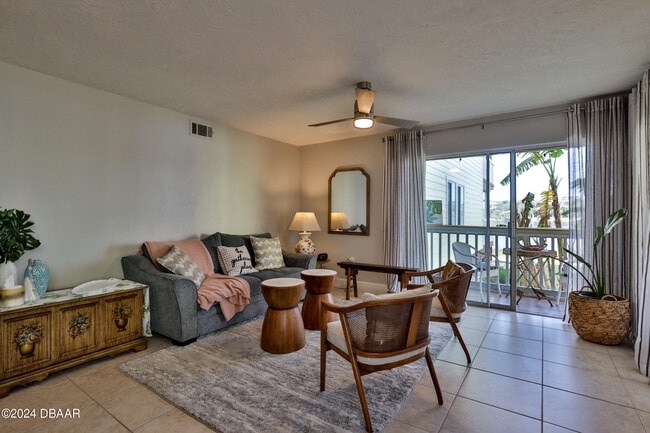 Building Photo - 906 Ocean Marina Dr