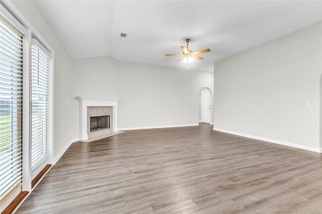 Building Photo - 1823 Landing Pl