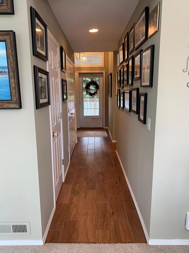 Building Photo - Stunning 2-Bedroom Condo with Panoramic Views in Gig Harbor