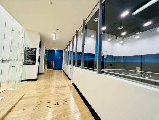 Building Photo - 851 NE 1st Ave