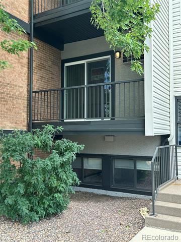 Building Photo - 1400 Golden Cir