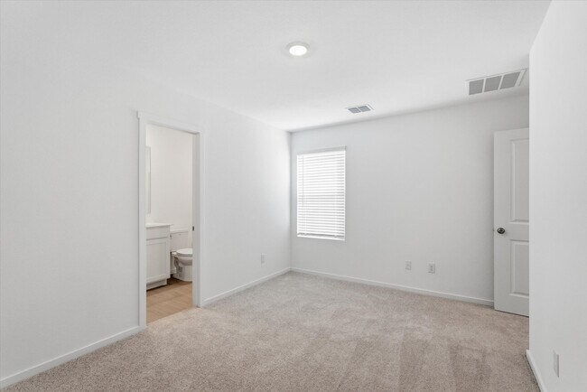Building Photo - 724 Wagtail Dr