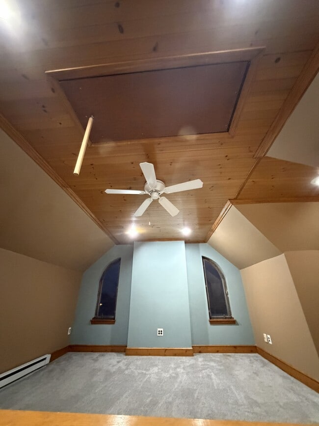 Building Photo - 308 Green St