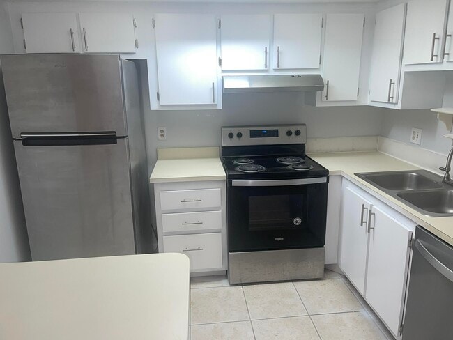 Building Photo - 4185 Oak Terrace Dr