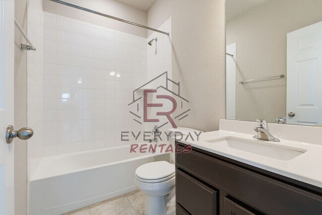 Building Photo - 2102 Gadwall Dr