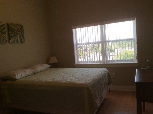 Main Fl Bdrm - 1010 Central Ave