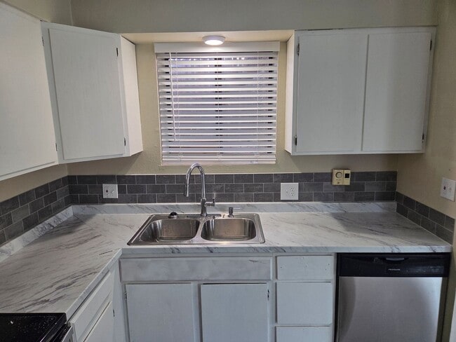 Building Photo - Wolff St - GN - HOME WARRANTY