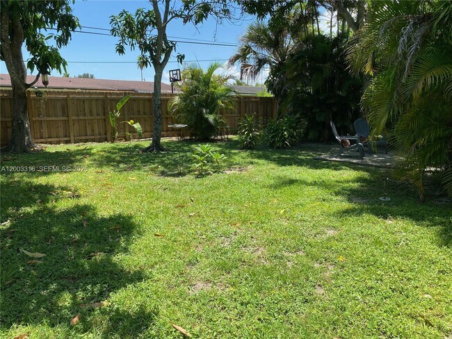 Building Photo - 9840 SW 165th Terrace