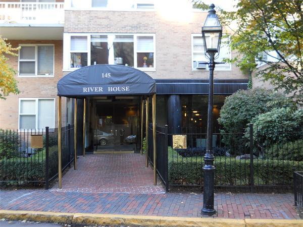Primary Photo - 145 Pinckney St